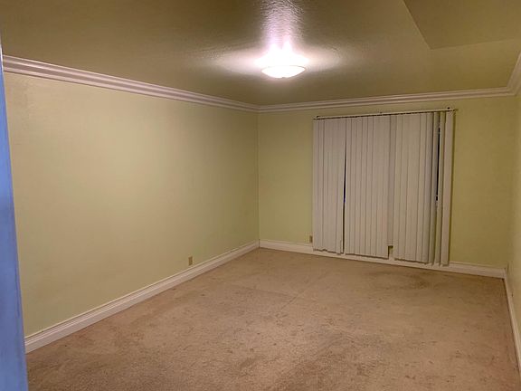 5th image of 334 Ellington Ave
