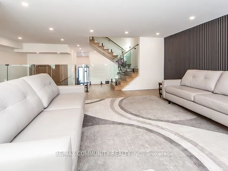 475 Wilson Rd N — Photo 23