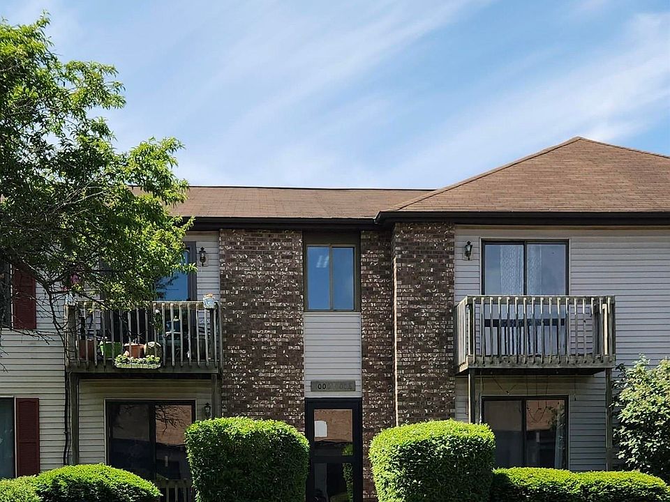 1st image of 1004 Clarinet Blvd E