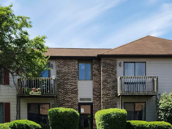 1004 Clarinet Blvd E, Elkhart, IN 46516