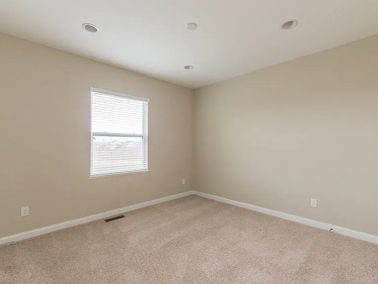 Scioto Chase Blvd — Photo 33