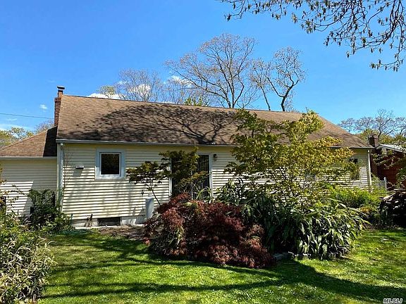 2nd image of 26 Ackerly Ln