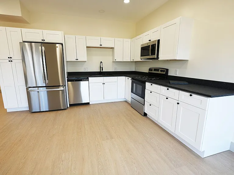 176 Brushwood Dr — Photo 6