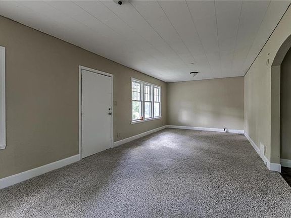 4th image of 3502 Wood Ave