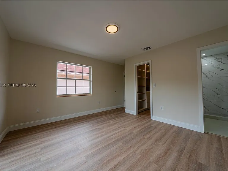 370 Flagami Blvd — Photo 15