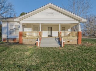 415 S Fairplay St, Seneca, SC 29678
