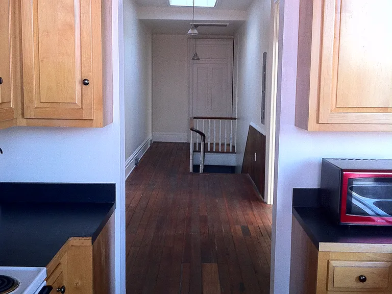 800 W Marshall St #2 — Photo 3