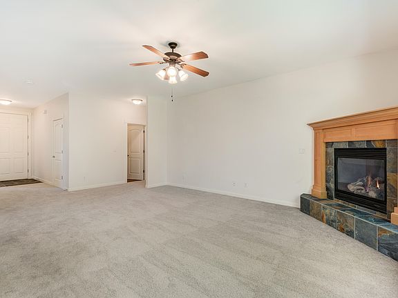 4th image of 2960 NE Conners Ave
