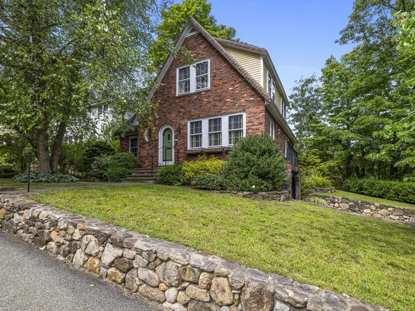 120 Crest Rd, Wellesley, MA 02482