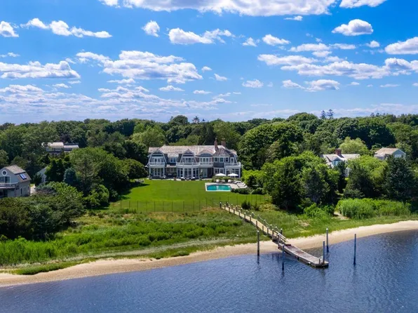 2 Delafield Street, Westhampton Beach, NY 11978