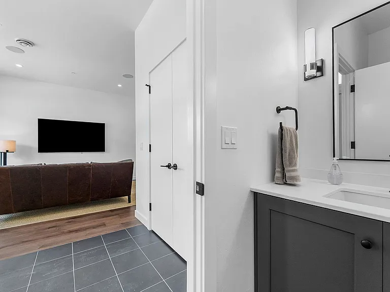 1071 Brookwood Dr — Photo 14