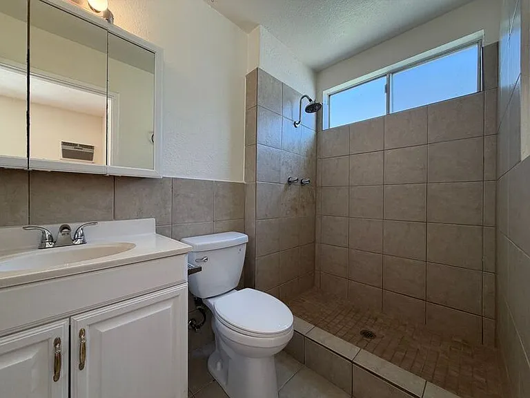 6645 Amberly St — Photo 18
