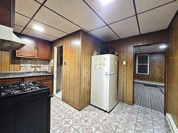 4th image of 323 Summit Ave Floor 2