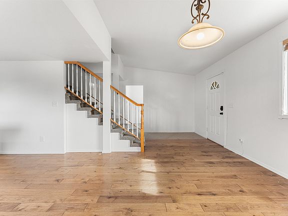 5th image of 17441 Upper Pleasant Ridge Rd