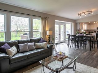 28222 Saint Louise Dr, Warren, MI 48092