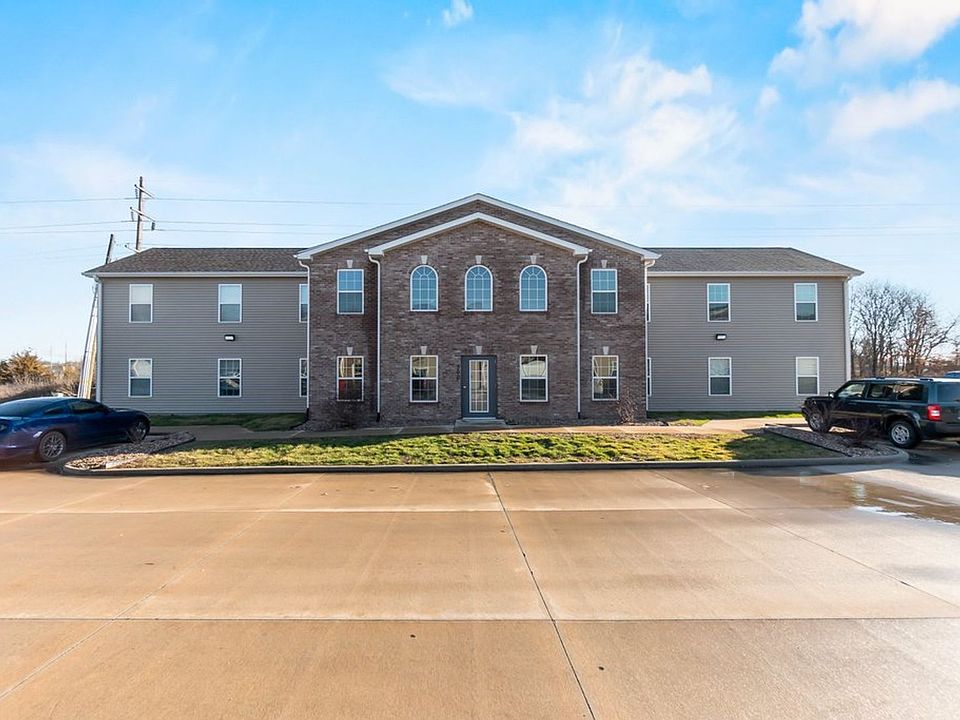 1st image of 1615 Grand Ave #404