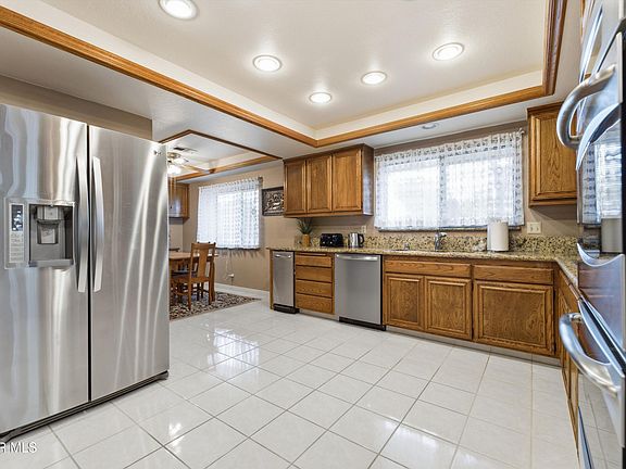 5th image of 303 Susan Ct