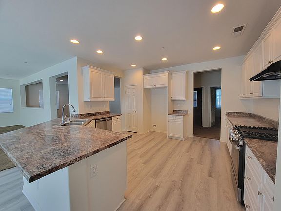 3rd image of 7271 Logsdon Dr