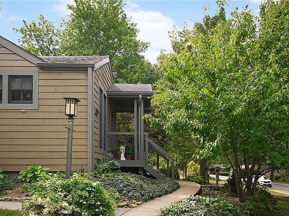 5th image of 8501 Riley St