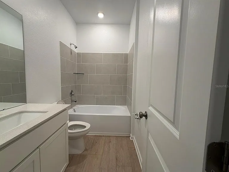 Mercy Cir — Photo 11