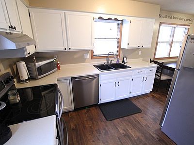 5th image of 922 23rd Ave S