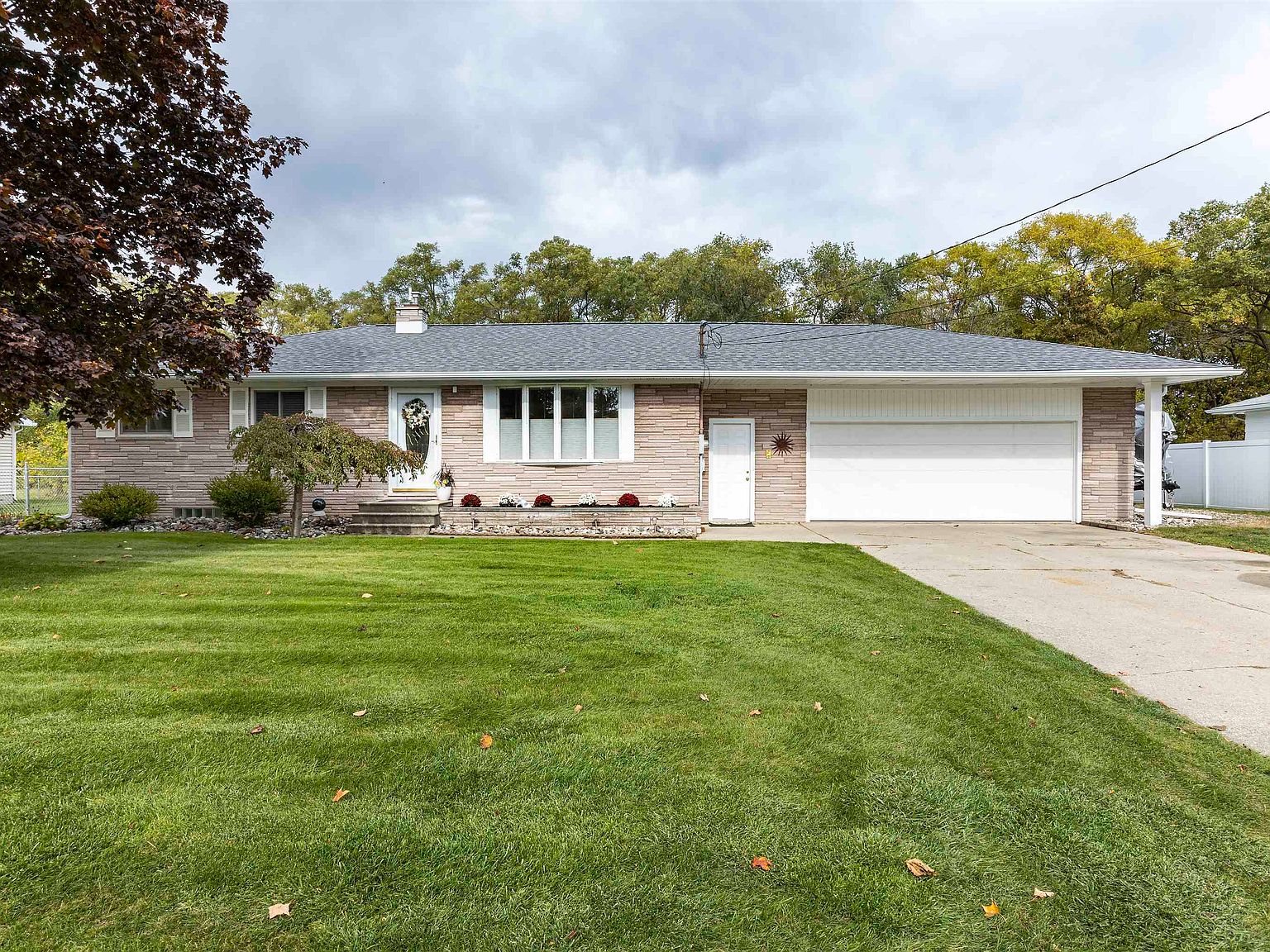 3469 Golfview Dr, Bay City, MI 48706 Zillow