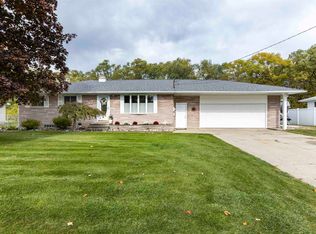 3469 Golfview Dr, Bay City, MI