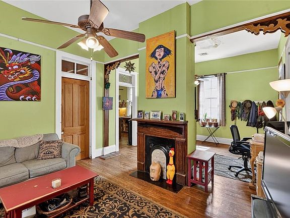 5th image of 811 Delachaise St