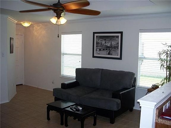 2nd image of 215 Foxglove Dr