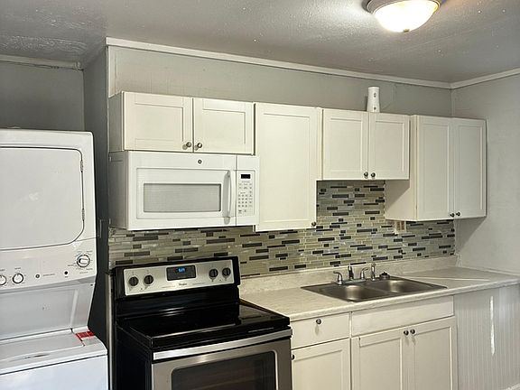 4th image of 314 Celery Ave S #1