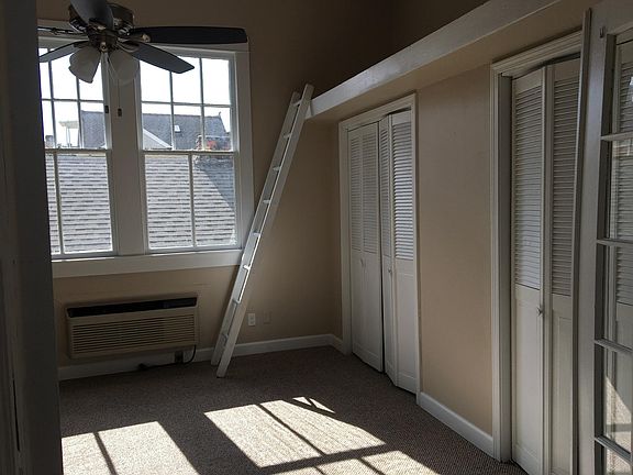 4th image of 411 Seguin St