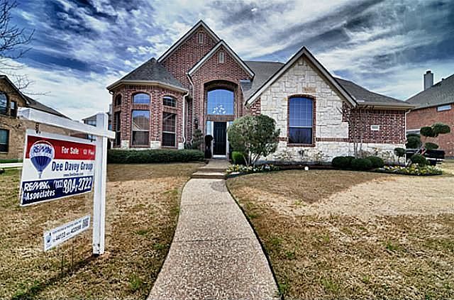 1st image of 4204 Woodcrest Ln
