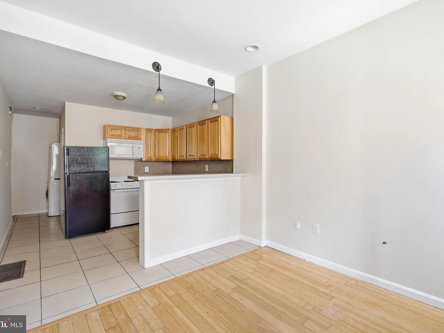 3 bed, 2437 sqft, $1,800 — Photo 4