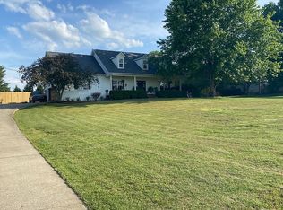 295 Eastside Rd, Burns, TN 37029