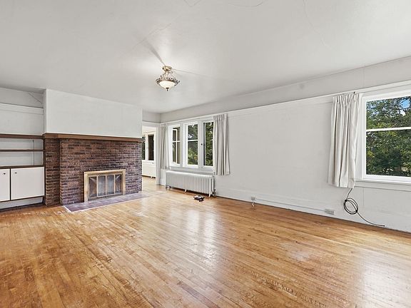 2nd image of 2114 E 2nd St