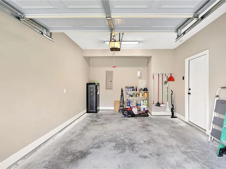 510 Mariners Cir — Photo 31