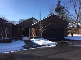 3950 Ridgmaar Sq, Ann Arbor, MI 48105
