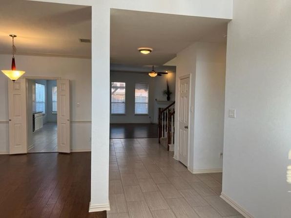 1613 Clarke Springs Dr