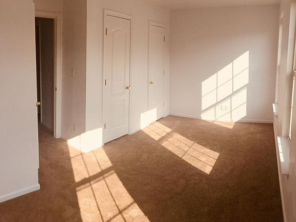 2nd image of 109 Acacia Cir