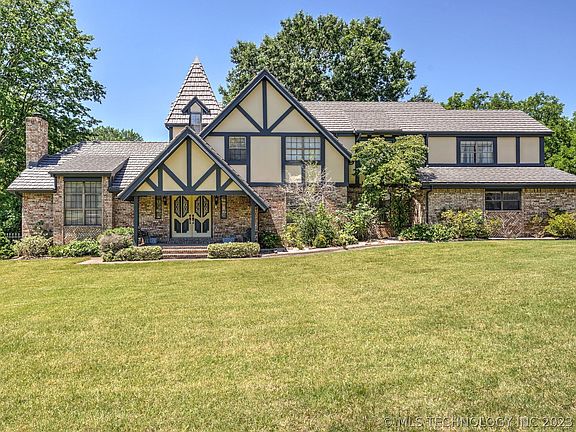 2nd image of 1712 Woodhaven Ln