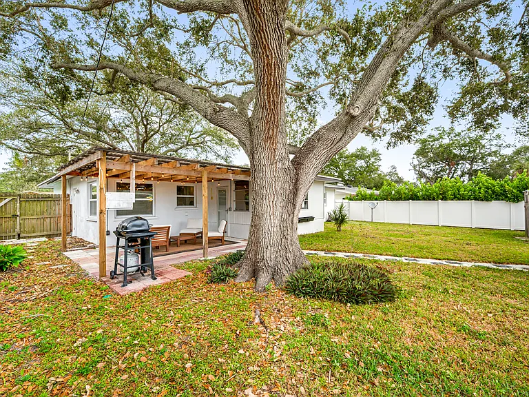1679 Leisure Dr — Photo 41