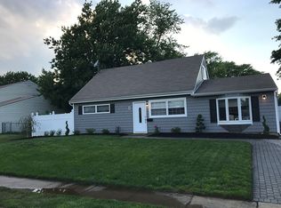 5 Fir Pl, Hazlet, NJ 07730