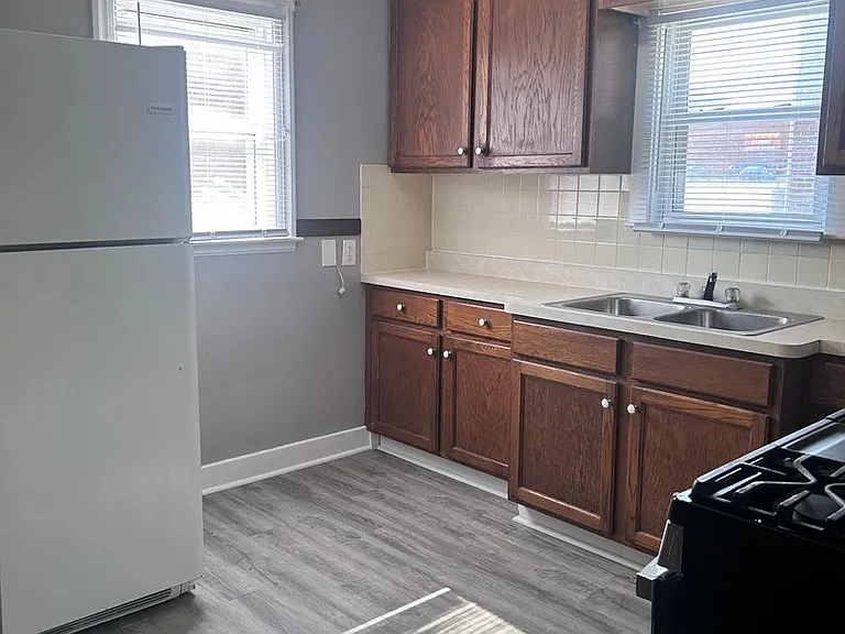 63 N Smith St — Photo 6