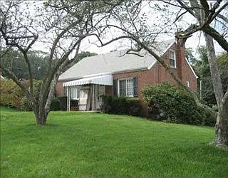 212 Andrew Dr photo 1