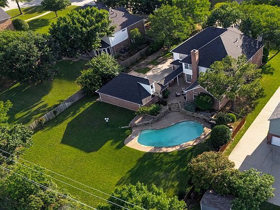 3rd image of 585 Oak Hill Dr
