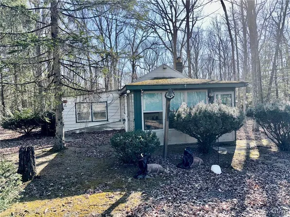 79 Bear Creek Dr, Jim Thorpe, PA 18229