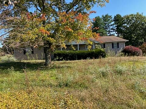 2nd image of 612 Highland Ln