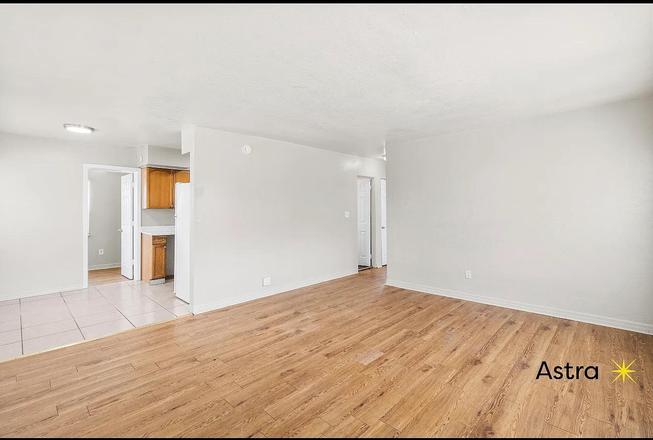 3 bed, $1,695 — Photo 2