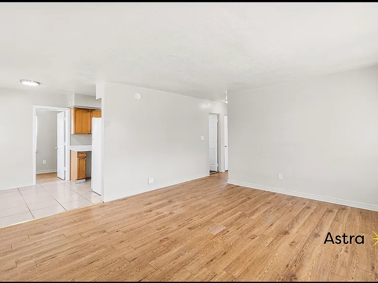 829 18th Ave S #E — Photo 2