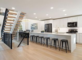 10697 W Peakview Dr, Littleton, CO 80127